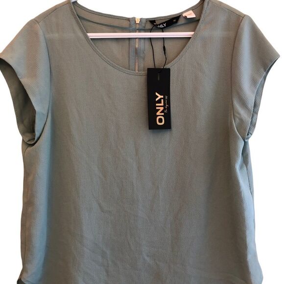 ONLY Short Sleeve Blouse NWT - Picture 1 of 8